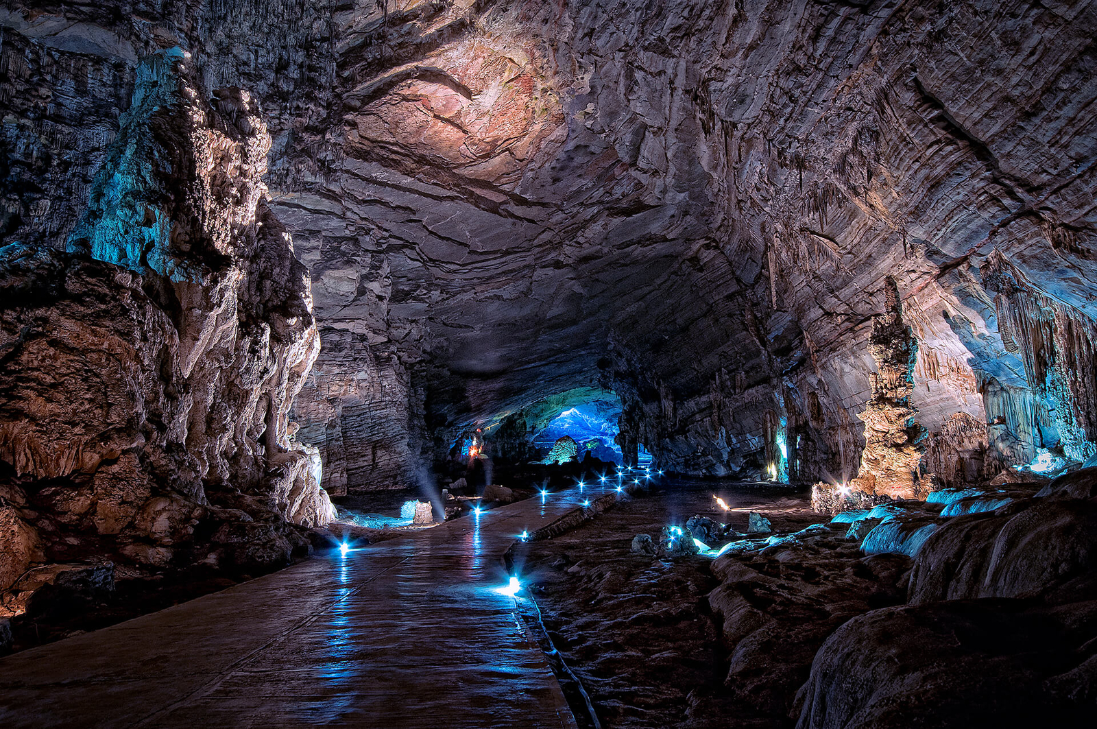 Grutas de Cacahuamilpa y Taxco